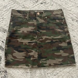Forever 21 camo skirt